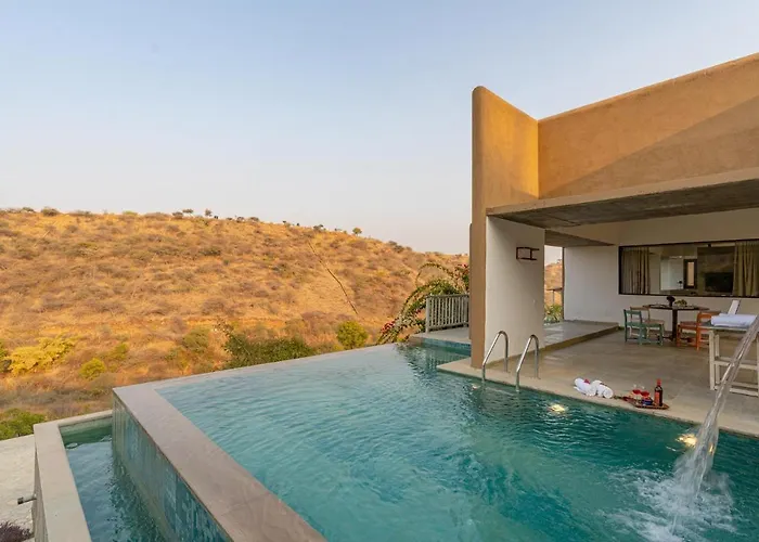 Stayvista'S Sage Scenery - Mountain-View Villa With Infinity Pool & Terrace Udaipur