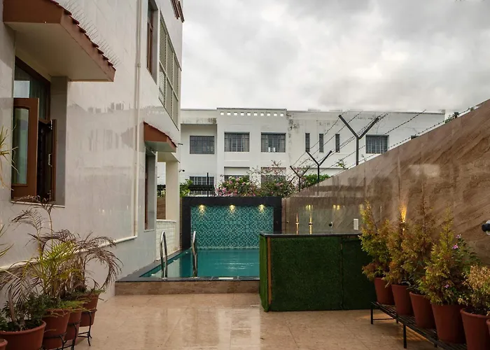 Arna Villa By Veo - Part Of Stayvista Udaipur